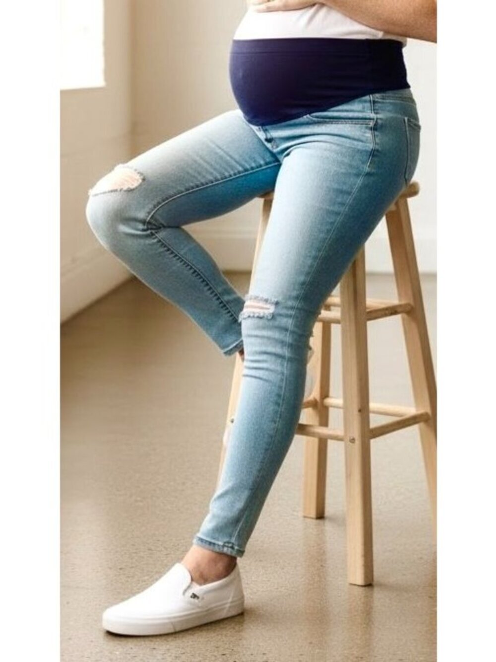 Maternity Jeans Distressed Detailing Stretch Soft Denim Size XL With Tags